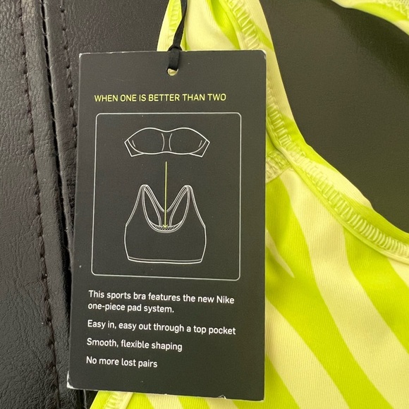 Nike Dri-FIT Swoosh Icon Clash - Picture 4 of 6